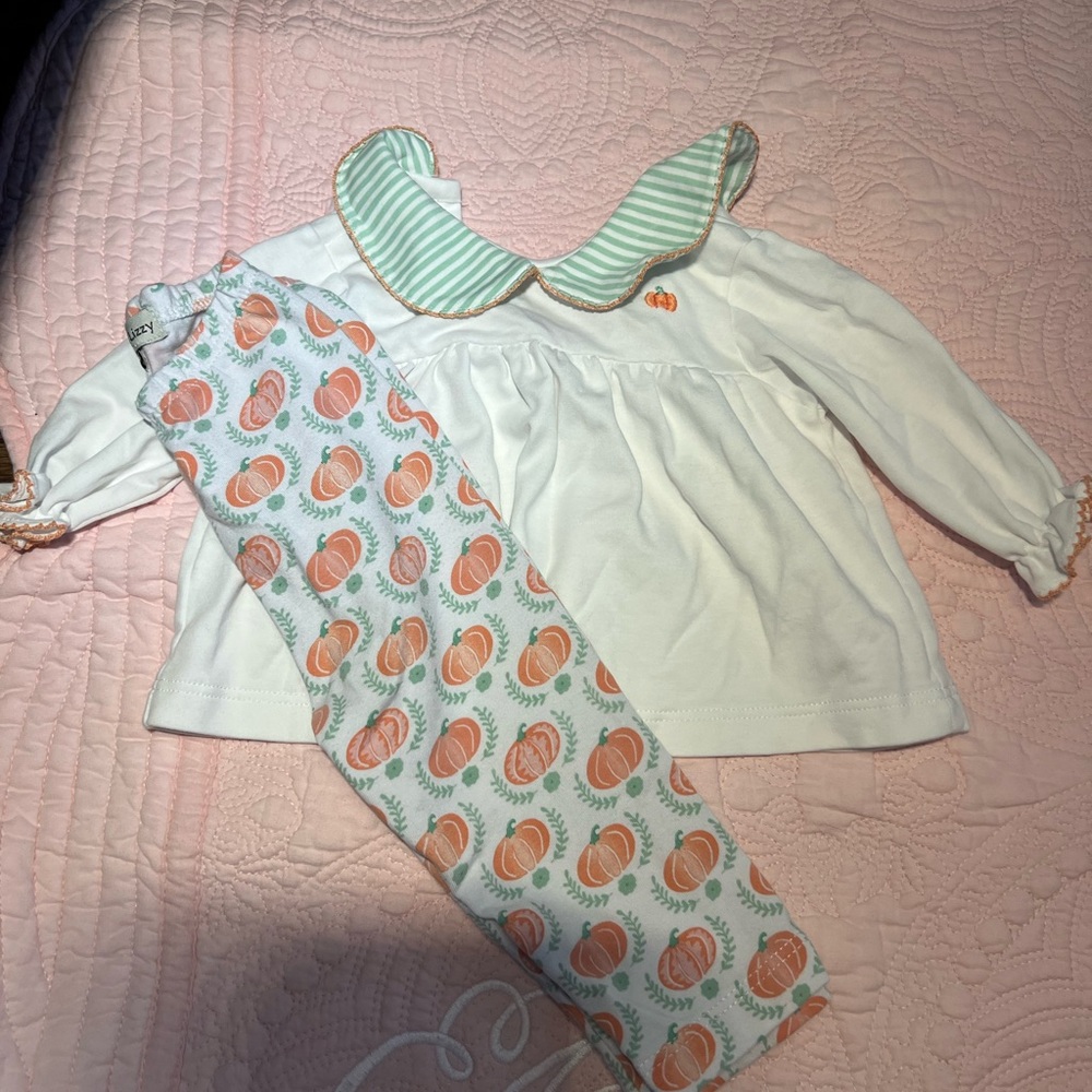 🩷5/$25 Baby outfit with Pumpkin Design